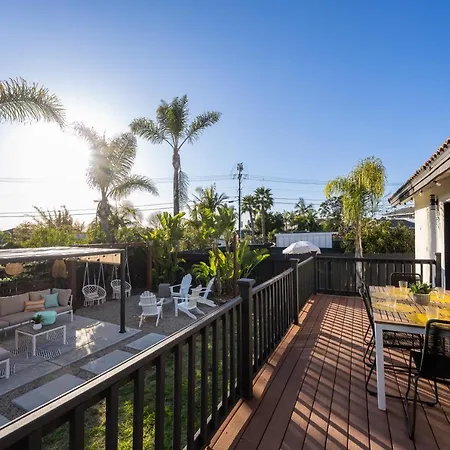 Entire House - 4 Bedroom & 2 Bath, 5 Min To Beach